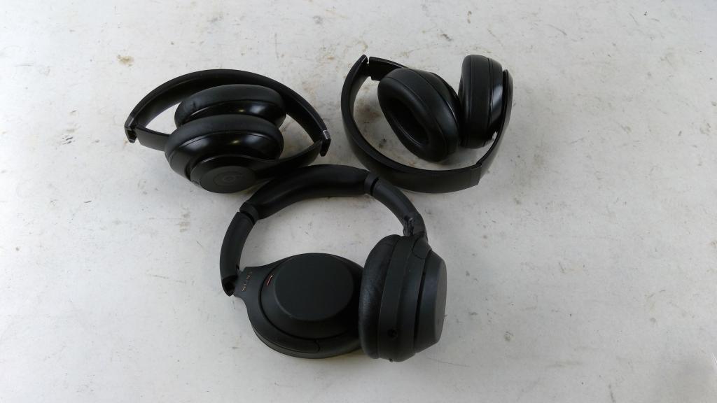 Beats Wireless Headphones And More 3 Pieces