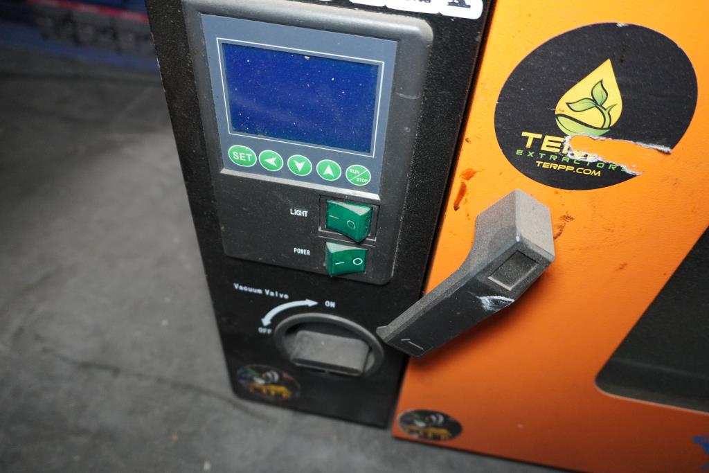 Best Value Vacs Model V016050 Property Room