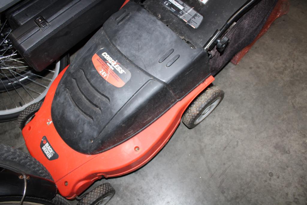 Black & Decker 19" Rechargeable Mulching Mower Property Room