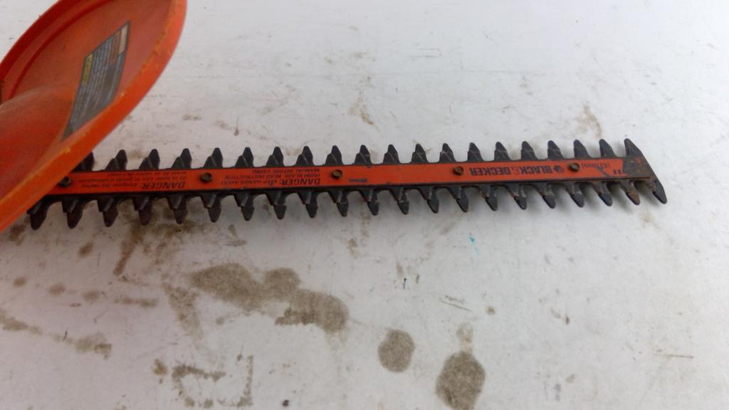 Black & Decker Hedge Trimmer