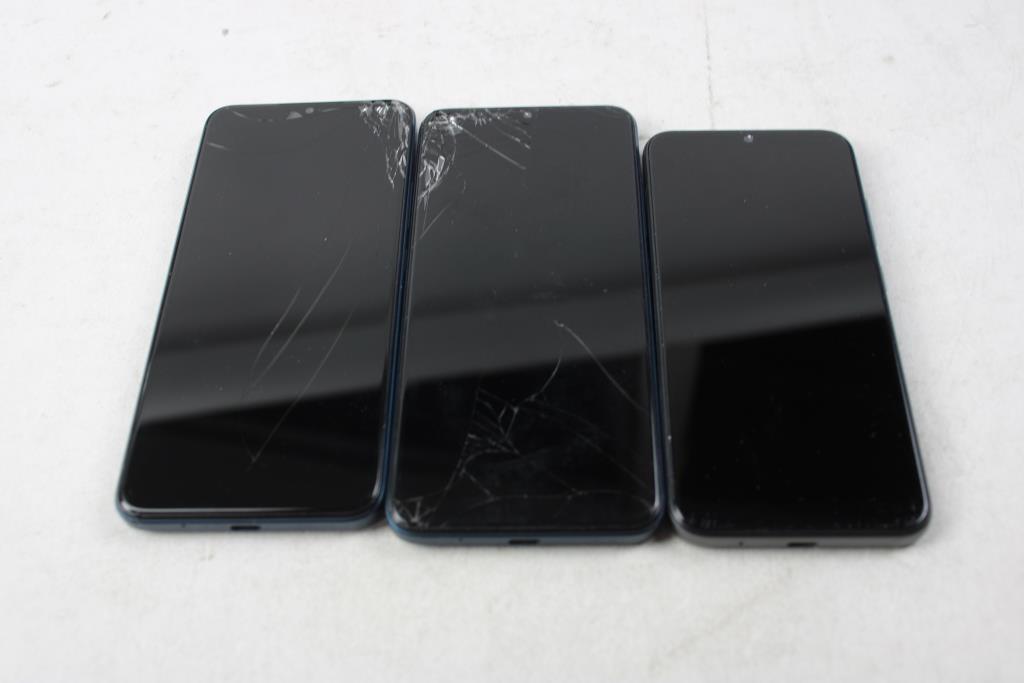 BLU Cell Phone Lot, 3 Pieces, Sold For Parts