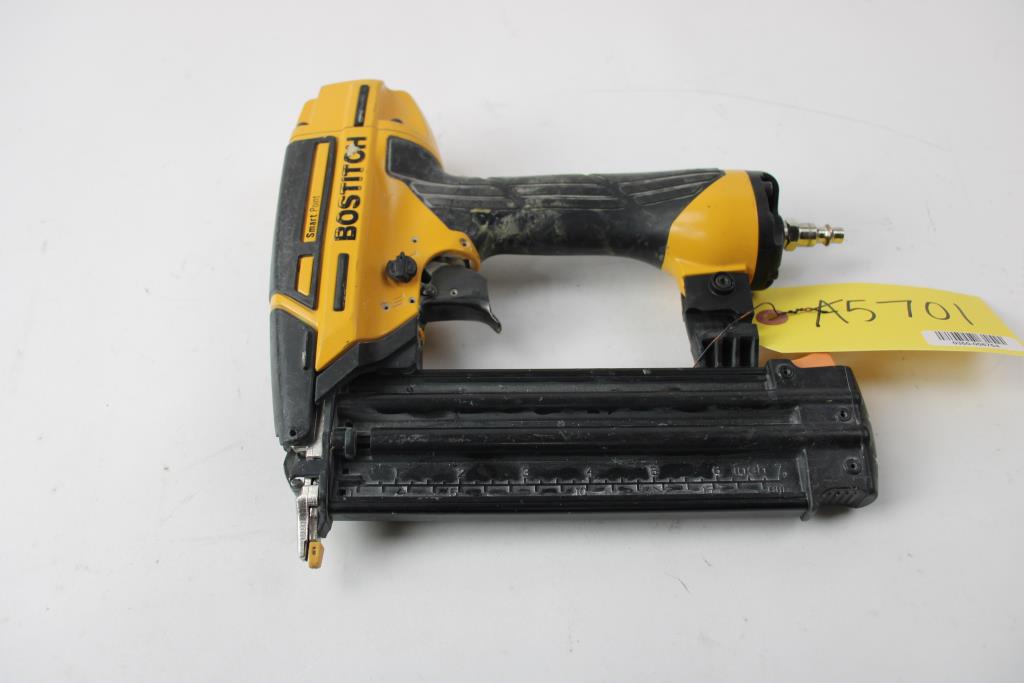 Bostitch Smart Point 18-Gauge Brad Nailer
