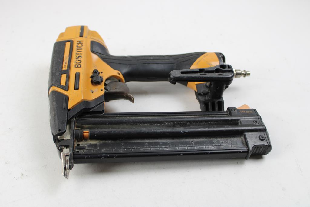 Bostitch Smart Point 18-Gauge Brad Nailer