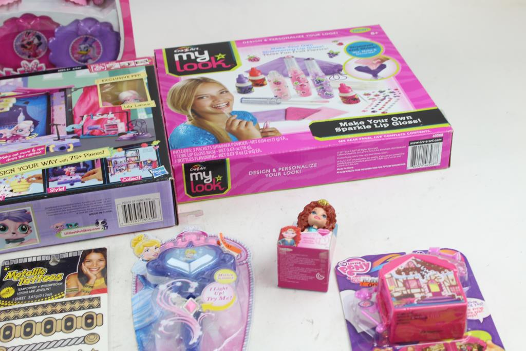 minnie bowlicious tea set