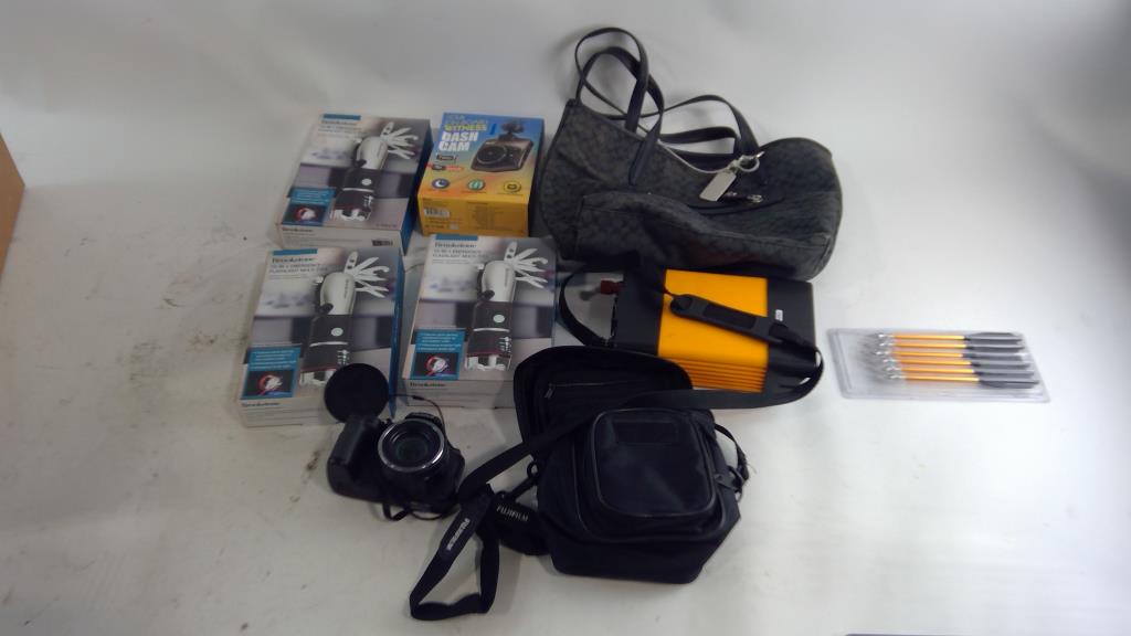 Brookstone 10in1 Emergency Flashlight Multitool And More, 3+ Pieces