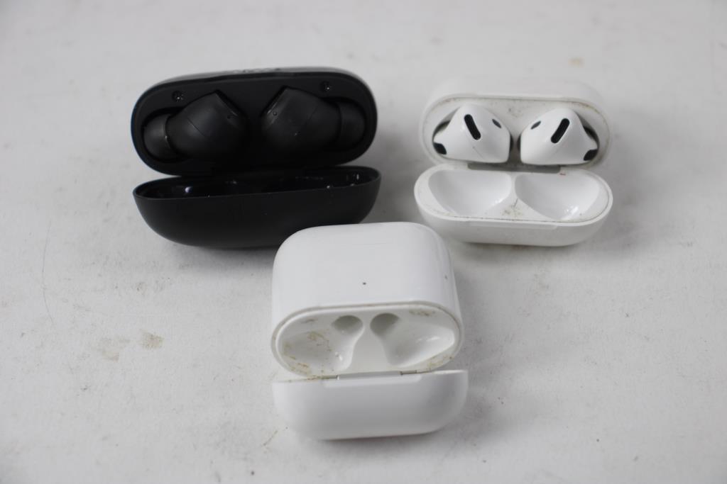 Bukl Lot Earbuds And Cases