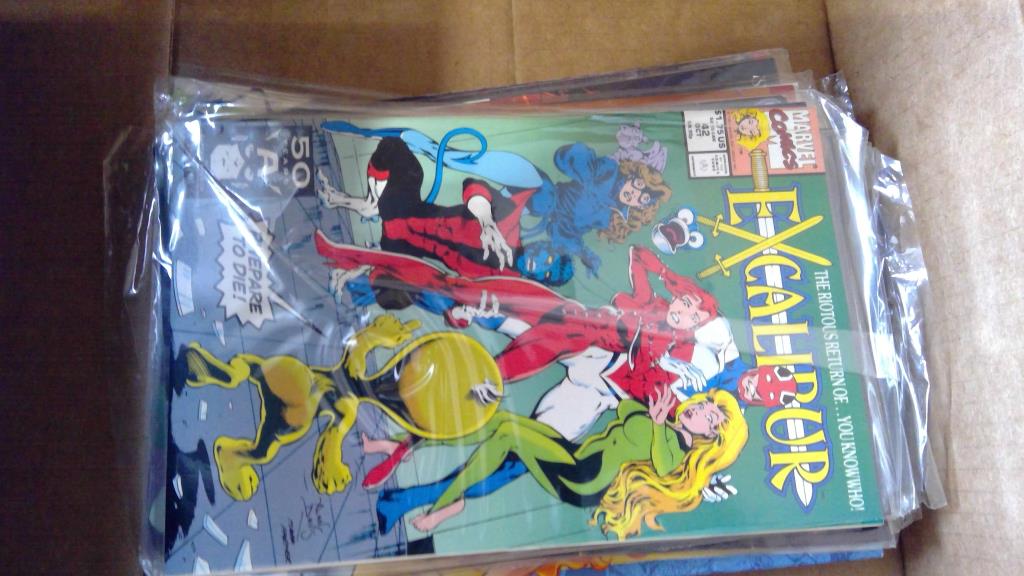 Bulk Comics 10+ Pieces | Property Room