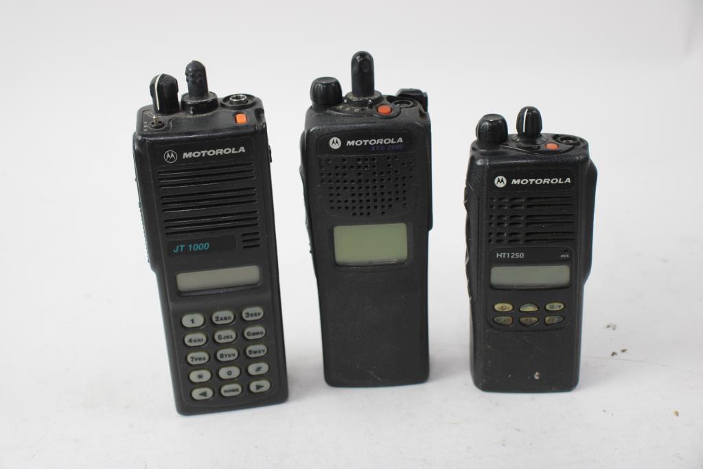 Bulk Lot Handie Talkie, Motorola, 3 Pieces