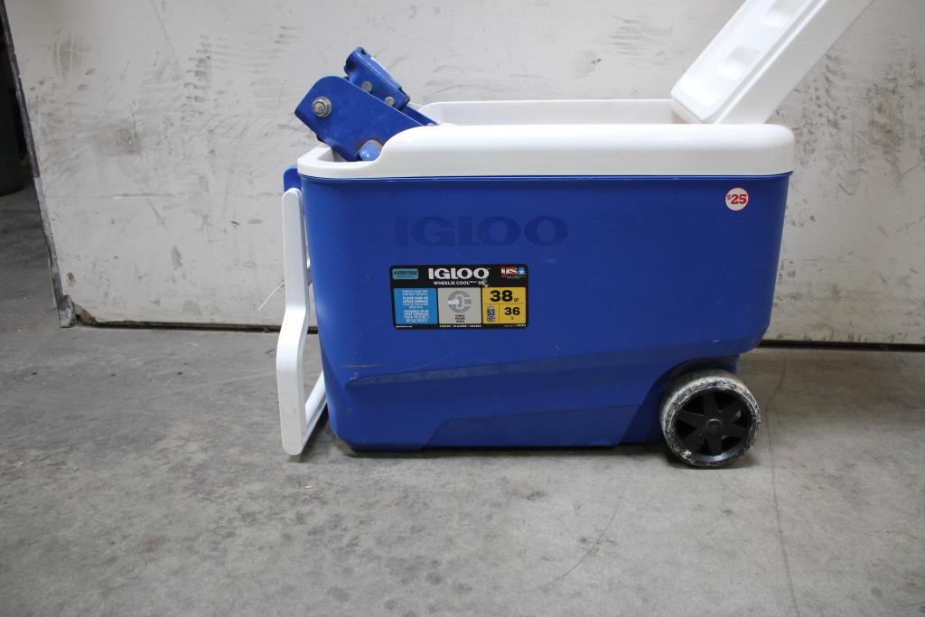 Bulk Lot In Igloo Cooler 4 Pieces Property Room