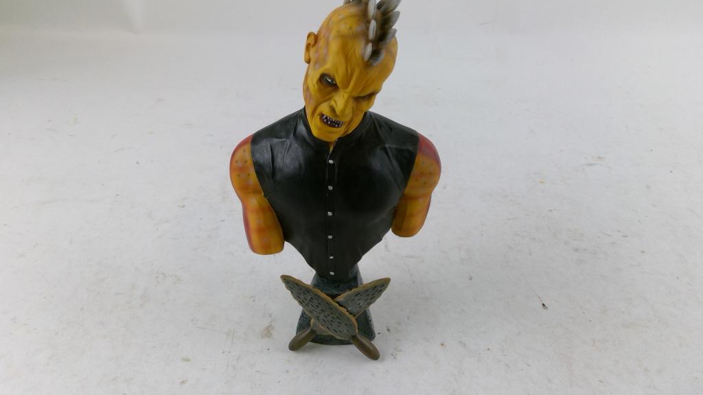 Bully The Vampire Slayer Figure