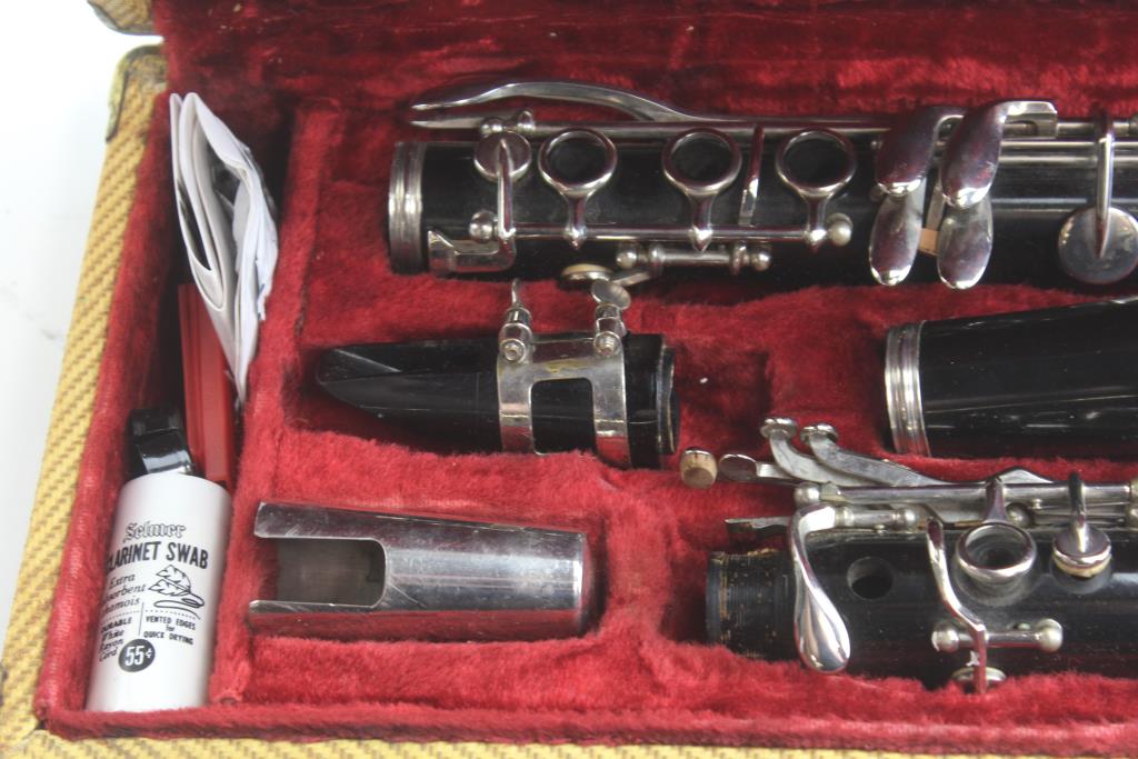 Where is the serial number on a bundy resonite movementbopqe