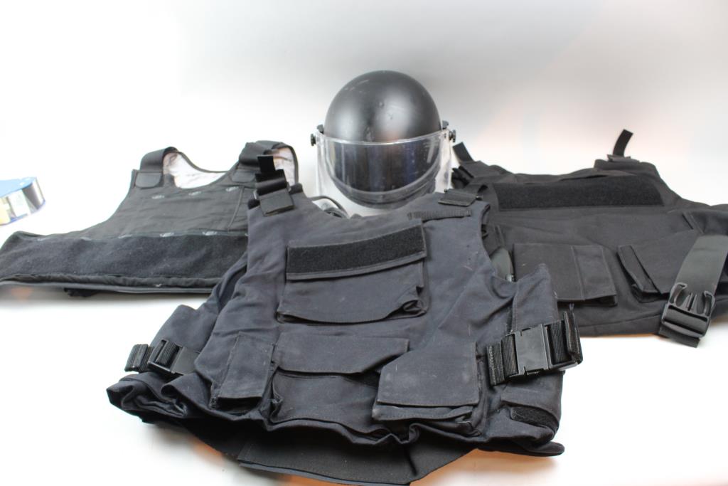 C4-900 Riot Gear Helmets, Tactical Vests: 4 Items | Property Room