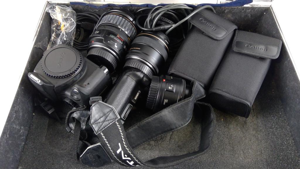 Canon EOS Rebel XT SLR Camera