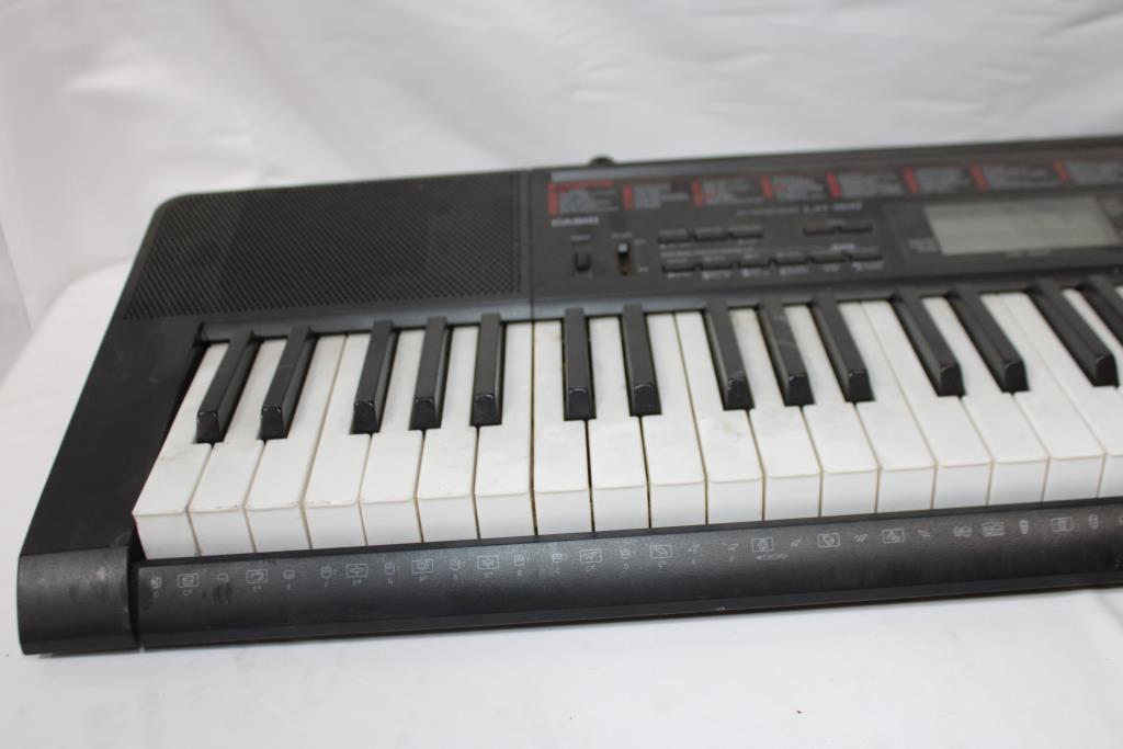 CASIO LK-160 Electric Keyboard With Key Lighting System