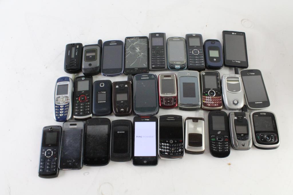 Cell Phone Lot, 20+ Pieces, Sold For Parts Property Room