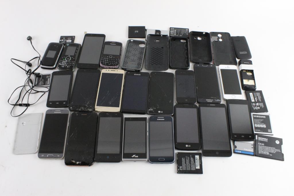 Cell Phone Lot, 21 Pieces, Sold For Parts Property Room