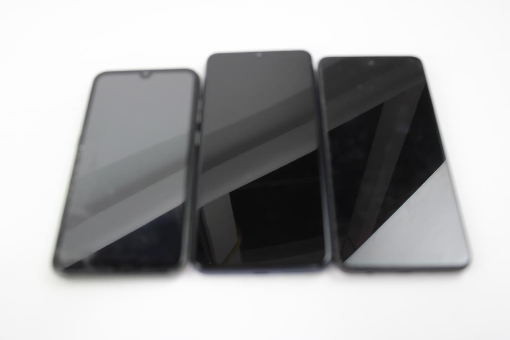 Cell Phone Lot, 3 Pieces, Sold For Parts