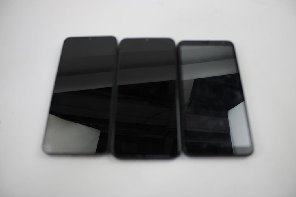 Cell Phone Lot, 3 Pieces, Sold For Parts