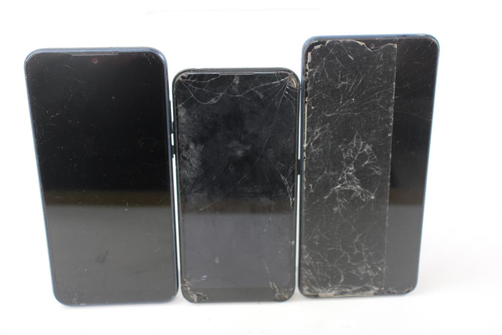 Cell Phone Lot, 3+ Pieces, Sold For Parts Property Room