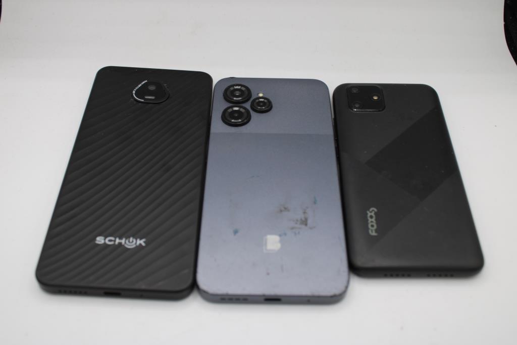 Cell Phone Lot, 3 Pieces, Sold For Parts
