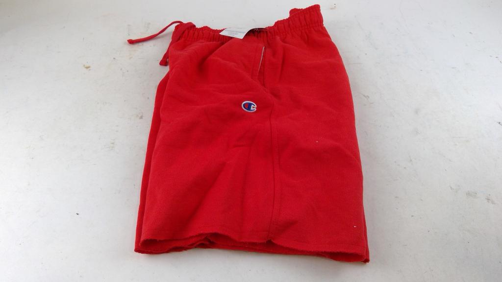 Champion Shorts Size M