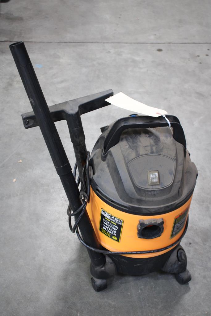 Chicago Electric 5 Gal Wet/ Dry Vacuum Blower Property Room