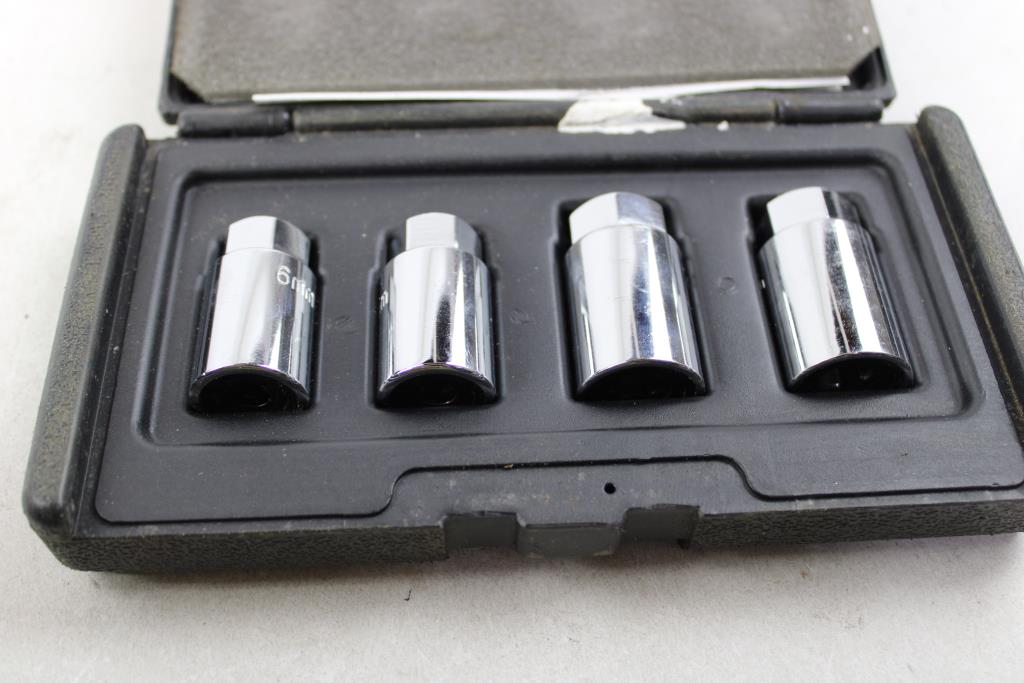 Chicago Electric, Porter Cable 4-1/2" Angle Grinders, Evercraft Stud Puller Set, 3 Pieces