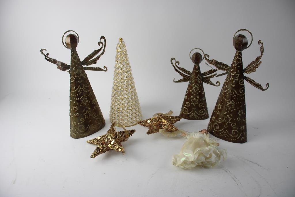 Christmas Decorations Bulk Lot, 15+ Pieces Property Room