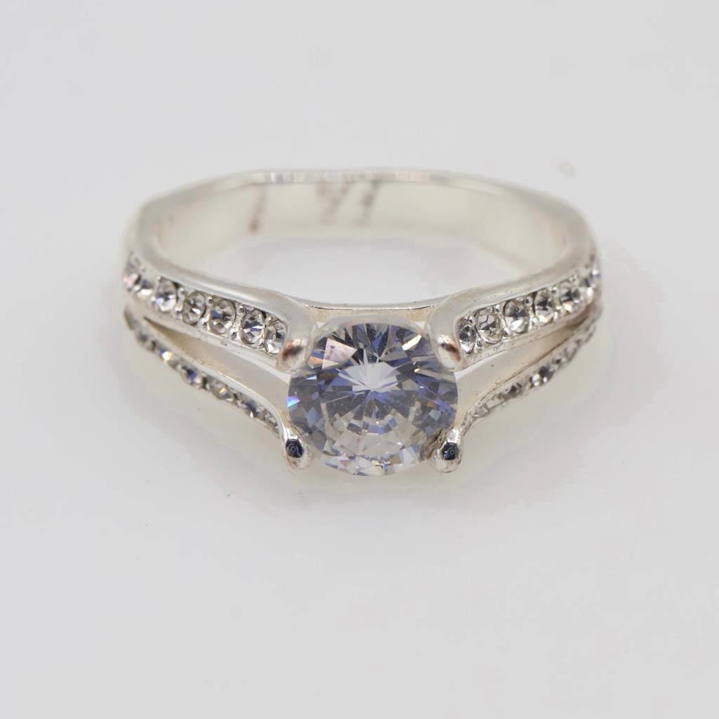 Clear Stone Fashion Ring