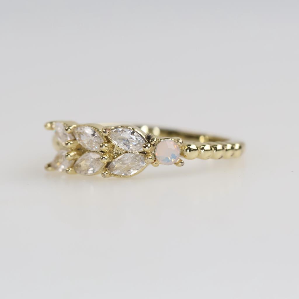 Clear Stone Fashion Ring