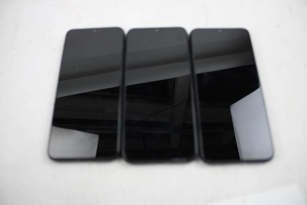 Cloud Cell Phone Lot, 3 Pieces, Sold For Parts