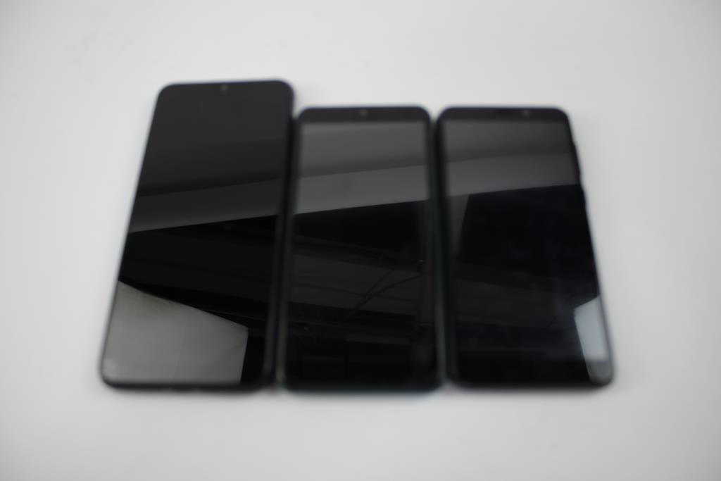Cloud, Vortex Cell Phone Lot, 3 Pieces, Sold For Parts