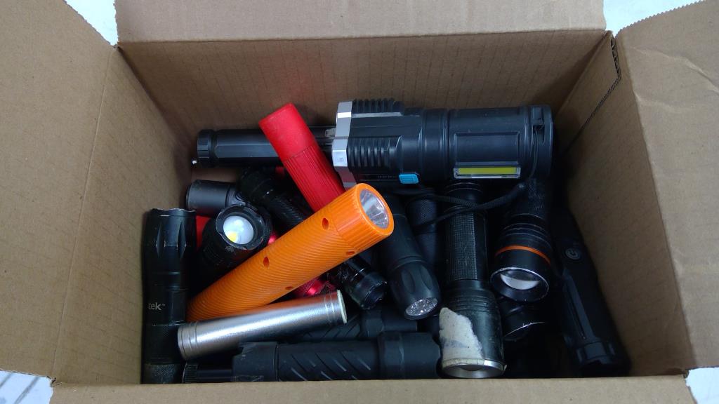 Coleman, Coast, Ozark Trail, Itek, And More, Bulk Flashlights, 30 Pieces