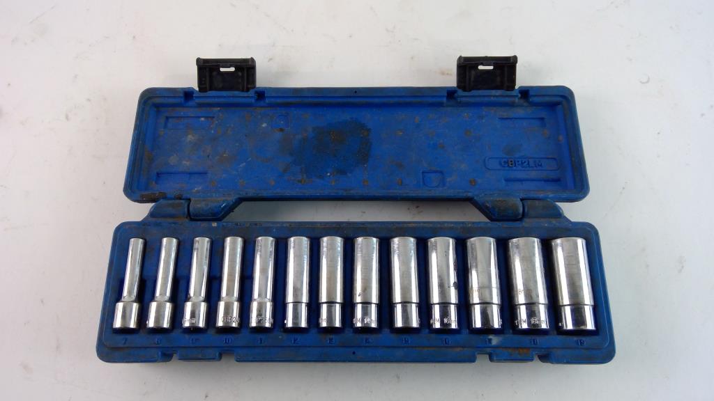 Cornwell Blue Power Socket Set Property Room