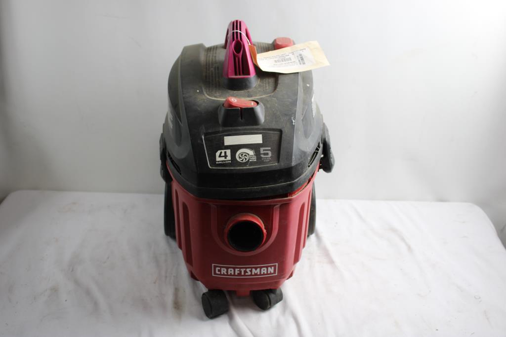 Craftsman 4 Gallon Wet/dry Vacuum Property Room