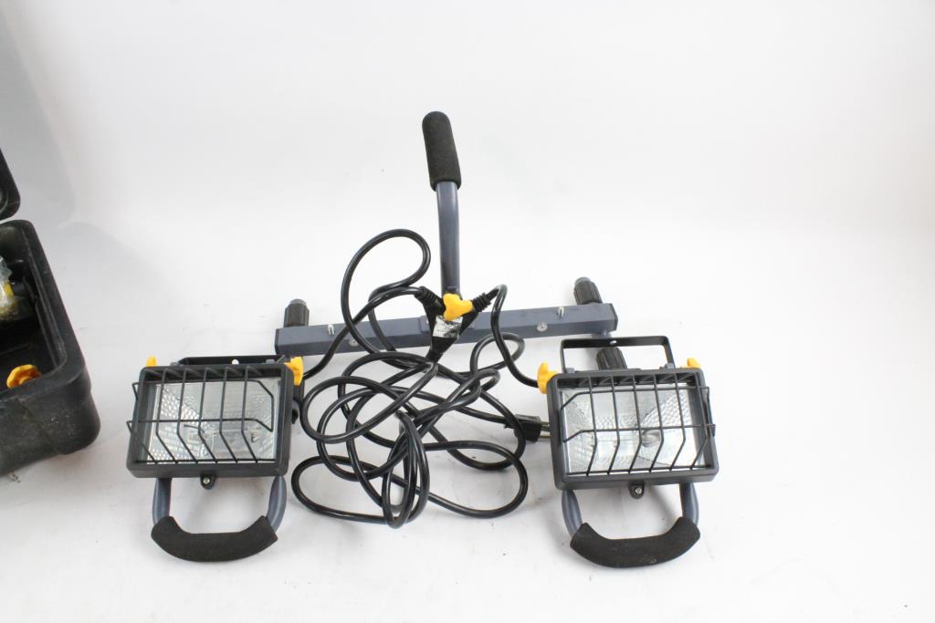Craftsman 500 Watt Twin Head Work Light With Tripod Property Room Craftsman 500 Watt Twin Head Work Light With Tripod