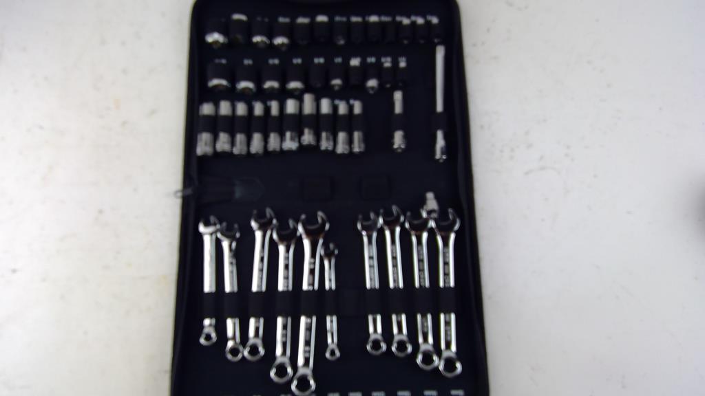 Craftsman wrench and socket set property room