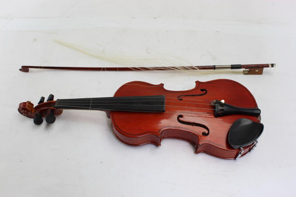 Cremona Fecit Anno Domini 19 Violin With Bow And Case Property Room