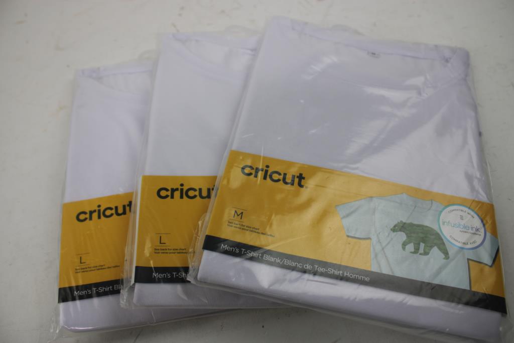 Cricut Blank White Adult Tees, Sizes M, L, 2XL