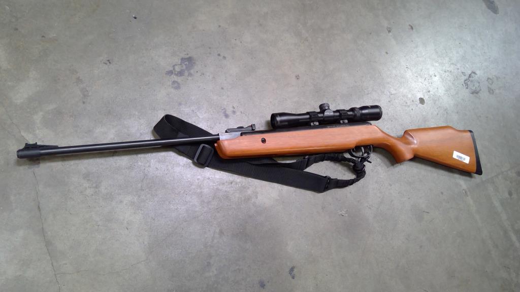 Crosman Storm XT Air Rifle With CenterPoint 3-9x32 Scope