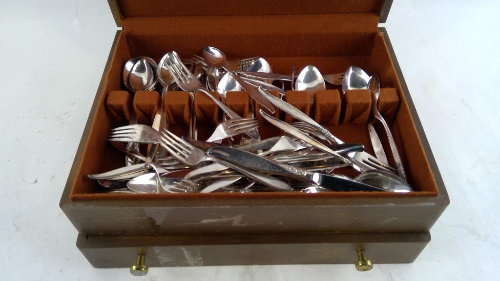 Cutlery 10+ Pieces