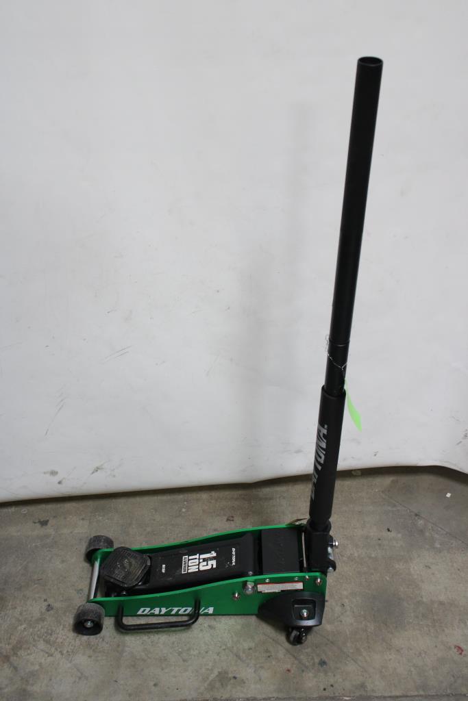 Daytona 1.5 Ton Floor Jack Property Room