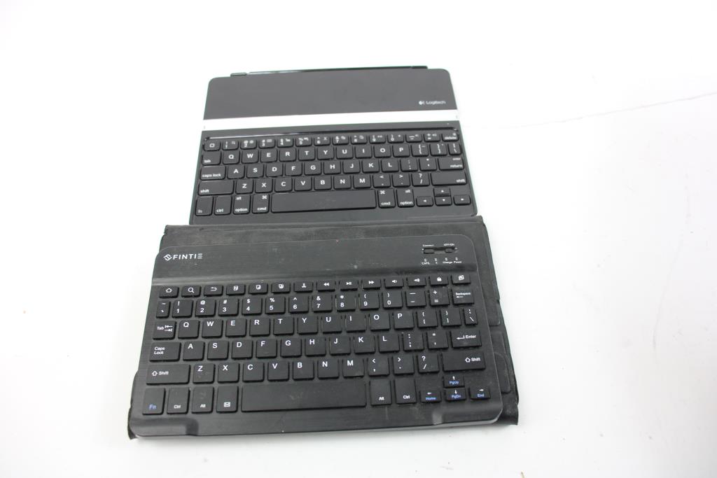 Delsev Luggage Filled With Keyboards And Assorted Charges , 20+ Pieces