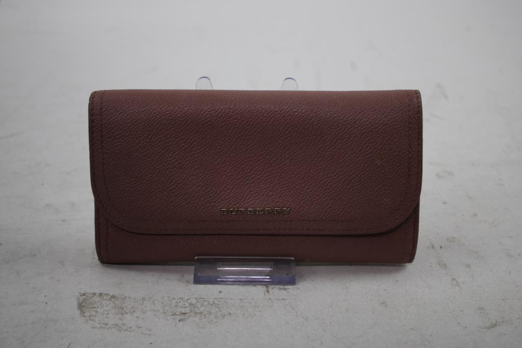 Designer Burberry Wallet - Doublechecked By Entrupy