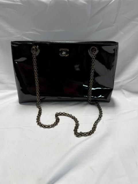 Designer Chanel Shoulder Bag - Doublechecked By Entrupy