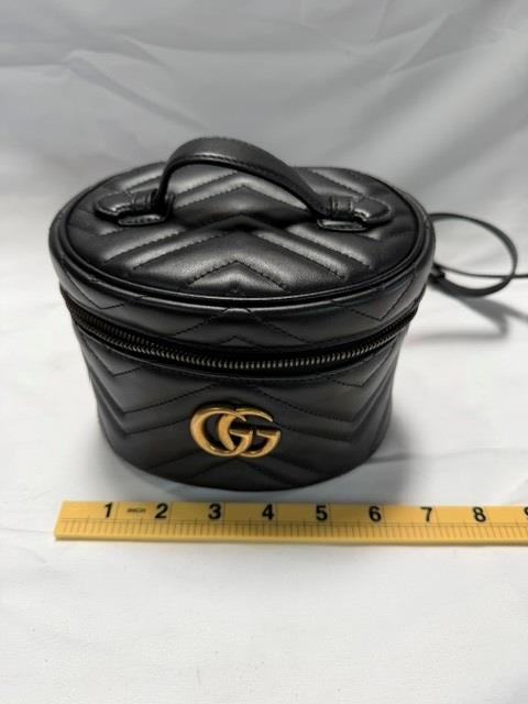 Gucci GG Black Chevron Quilted Leather Bag - Doublechecked By Entrupy
