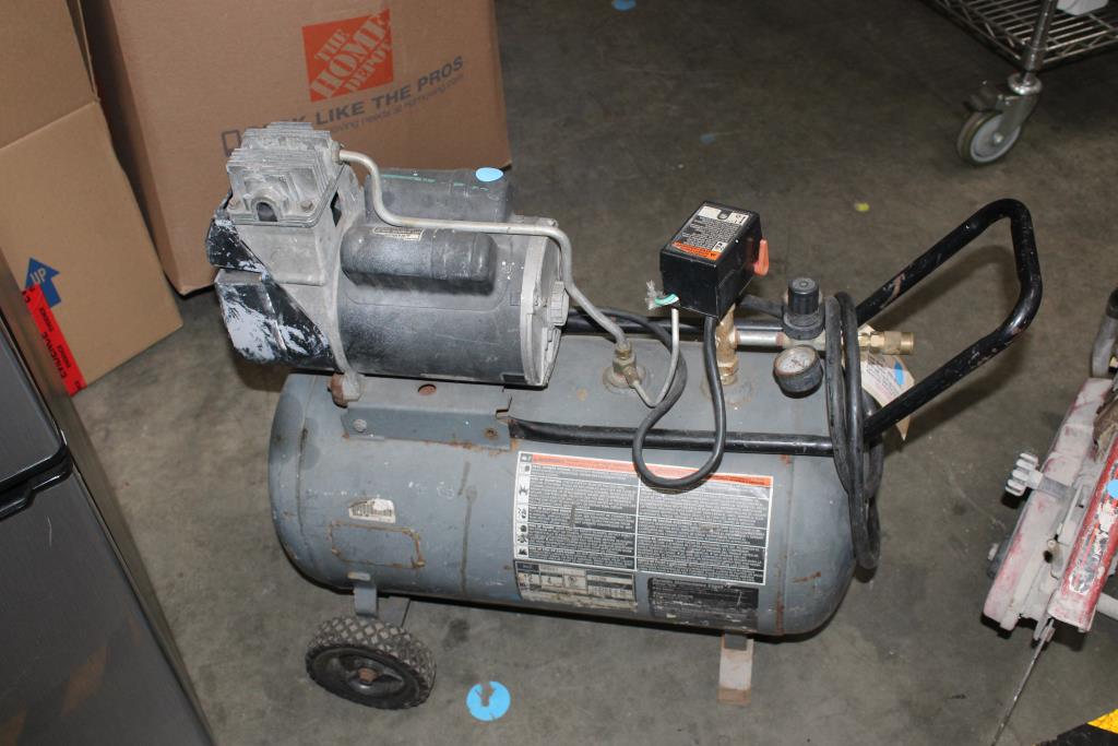 DeViilbiss Air Power Co. Pro 4000 Air Compressor RAFB4121 Property Room