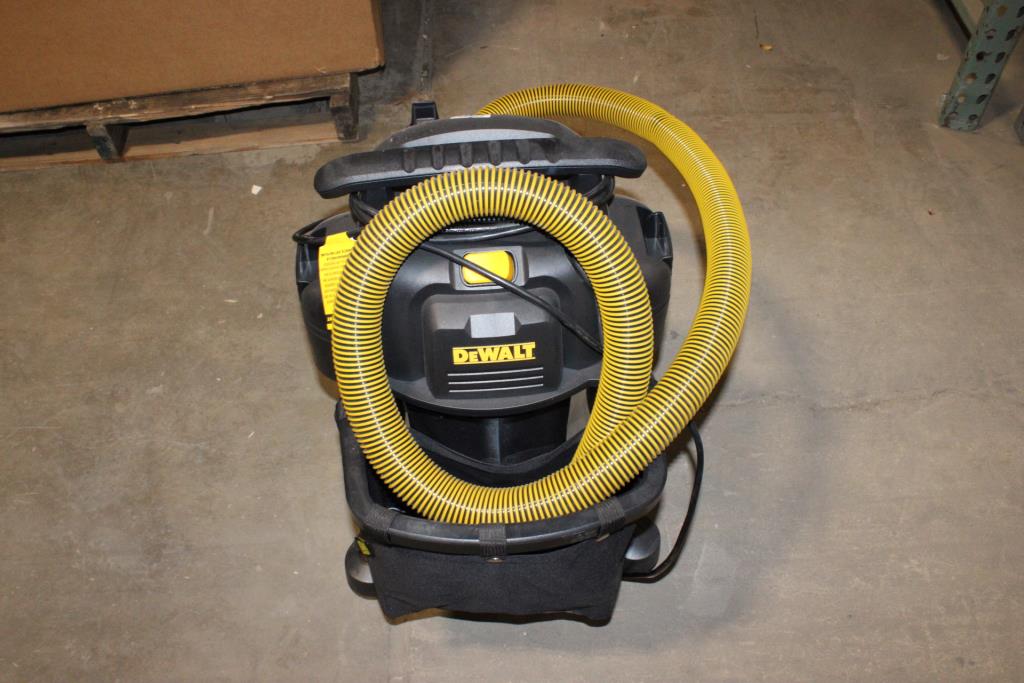 DeWalt 10 Gallon Wet/Dry Vac Property Room