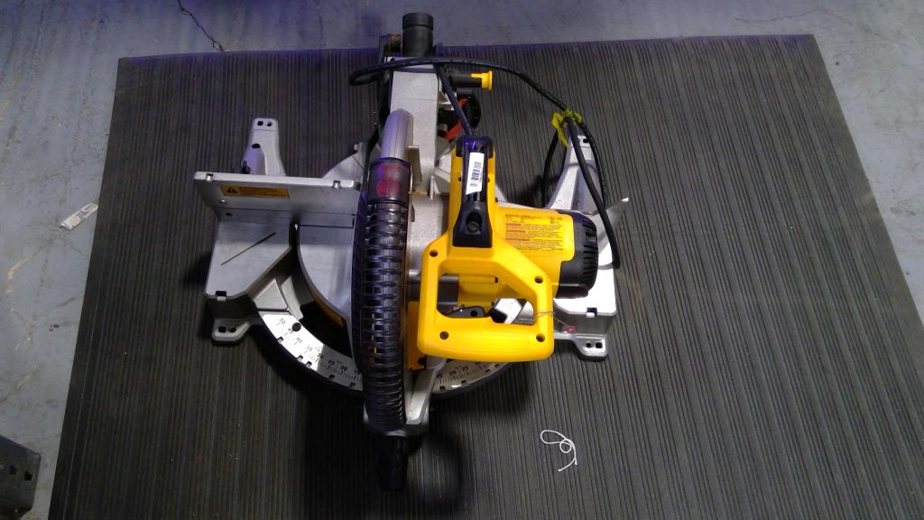 DeWalt 12" Compound Miter Saw