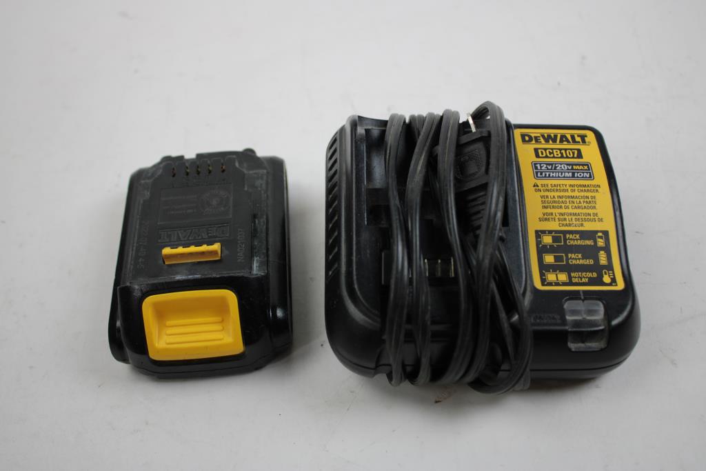 Dewalt 1/2" Cordless Hammerdrill/Drill Driver, 1.5Ah Battery, Charger, 3 Pieces